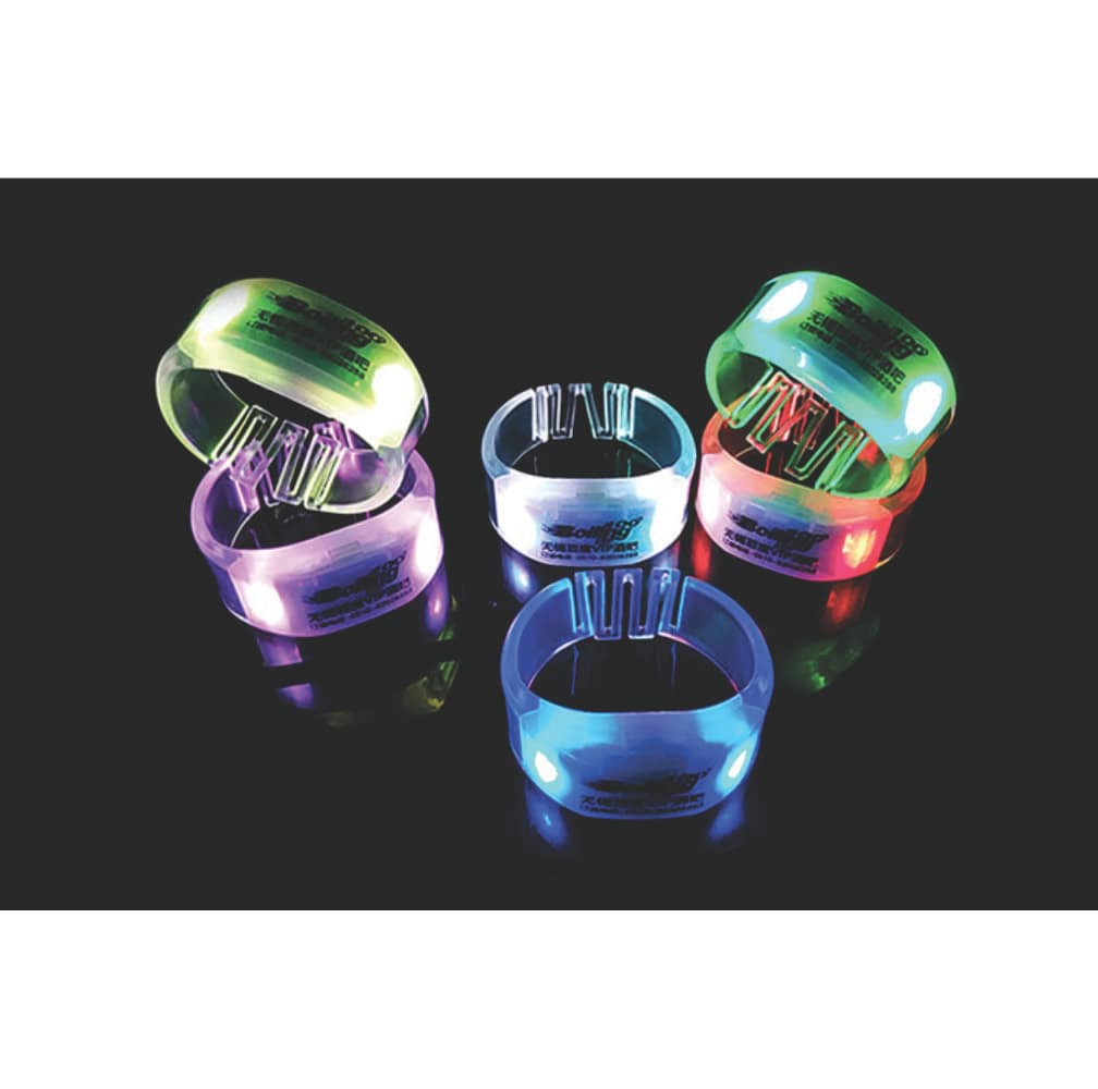 Pulseira flexível em silicone com LED – Ativada por controle remoto